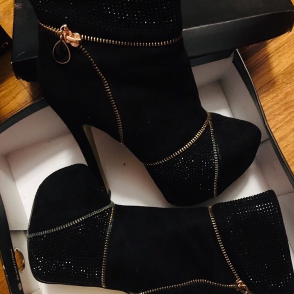 Bebe boots